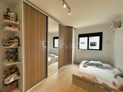 Foto Apartamento com 3 Dormitórios