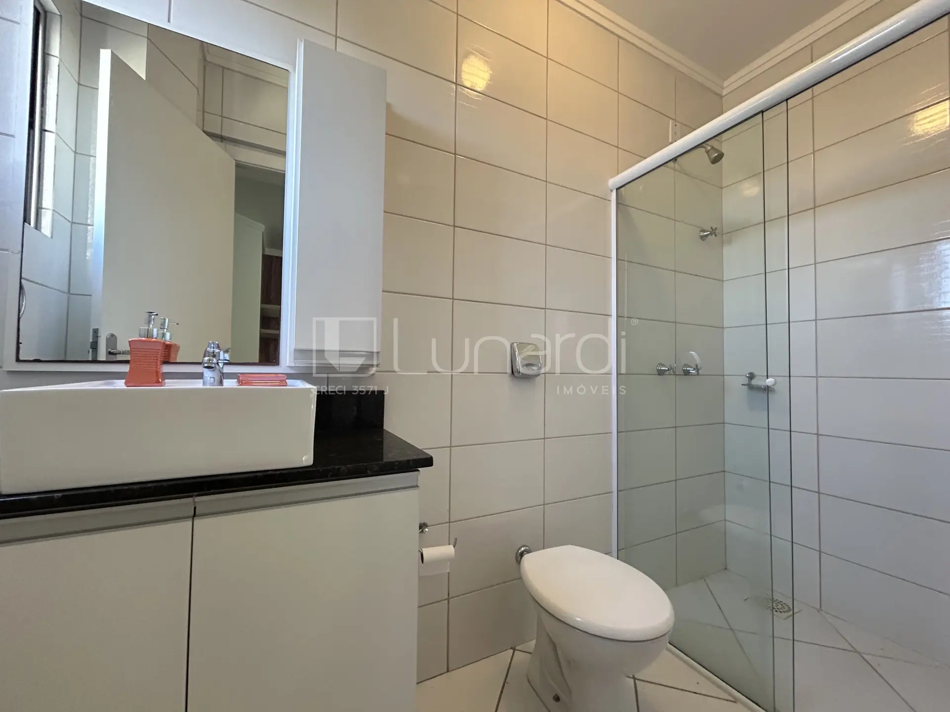 Foto Apartamento com 2 Dormitórios