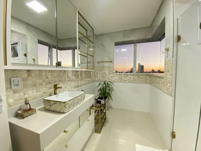 Foto Apartamento com 3 Suítes
