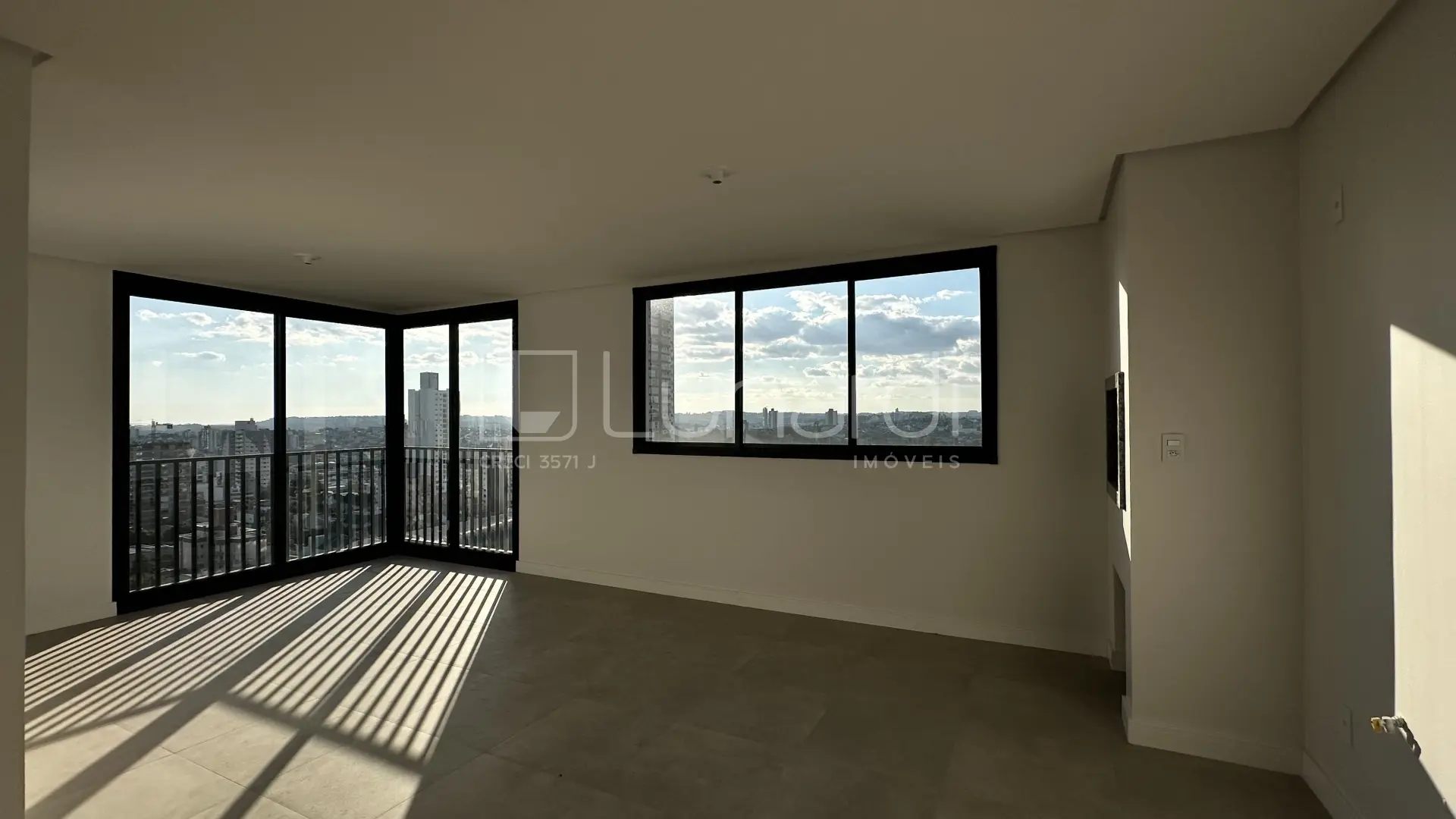 Foto Apartamento com 3 Dormitórios