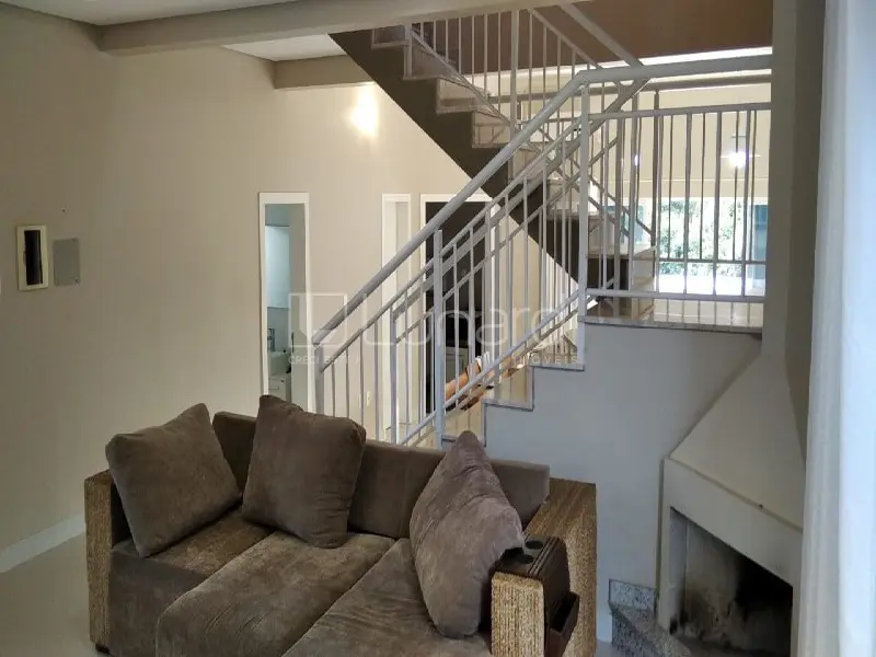 Foto Casa com 3 Dormitórios