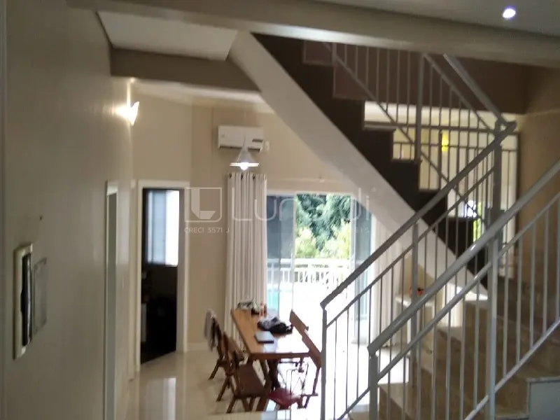 Foto Casa com 3 Dormitórios