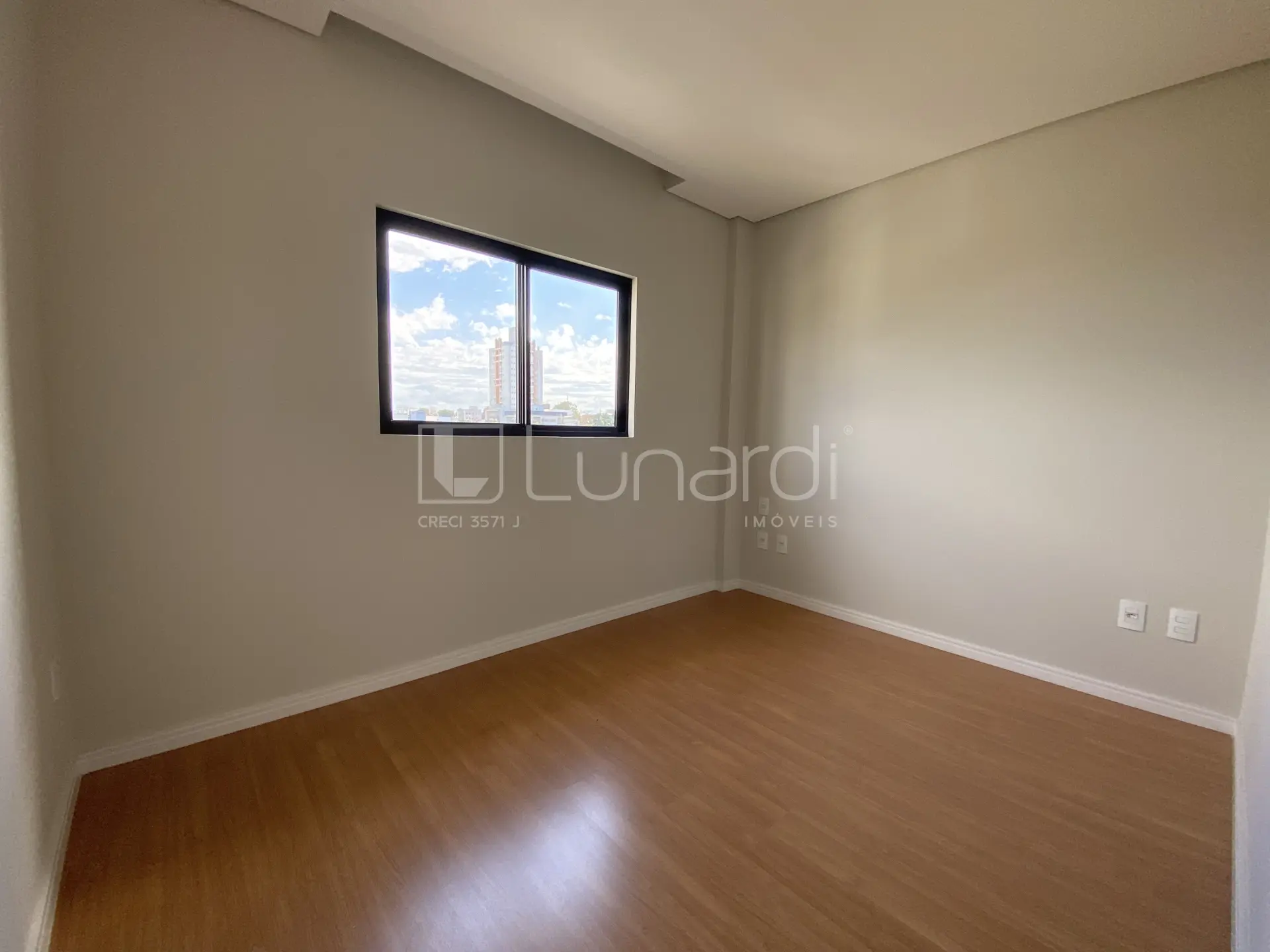 Foto Apartamento com 2 Dormitórios
