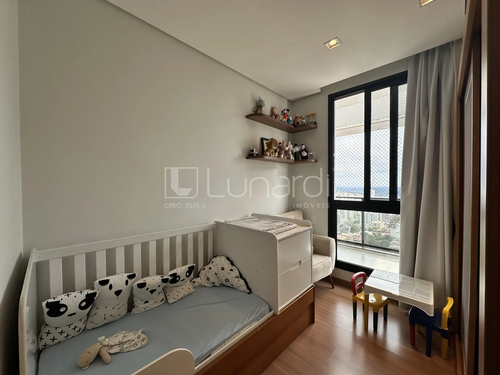 Foto Apartamento com 3 Dormitórios