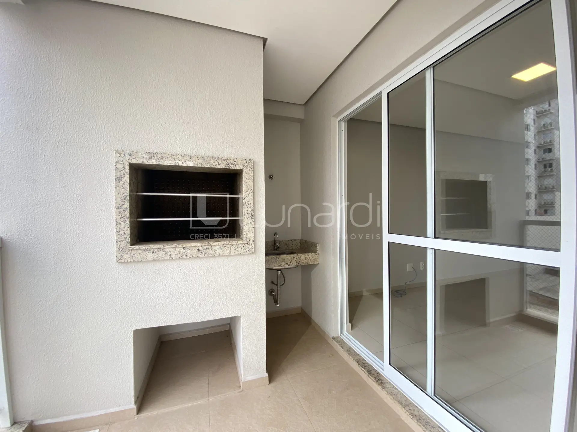 Foto Apartamento com 3 Dormitórios