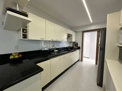 Foto Apartamento com 3 Dormitórios