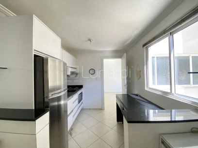 Foto Apartamento com 2 Dormitórios