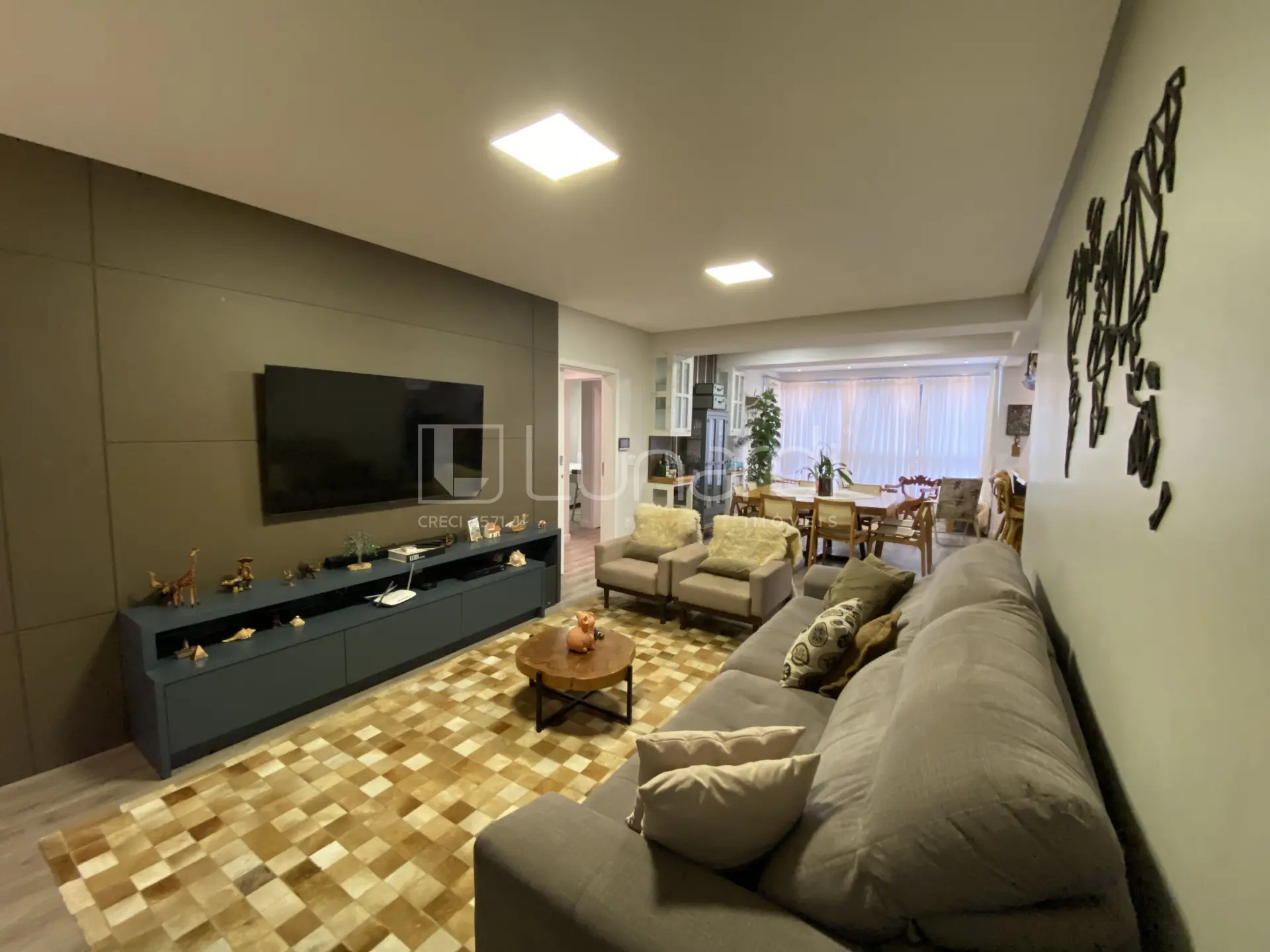 Foto Apartamento com 3 Dormitórios