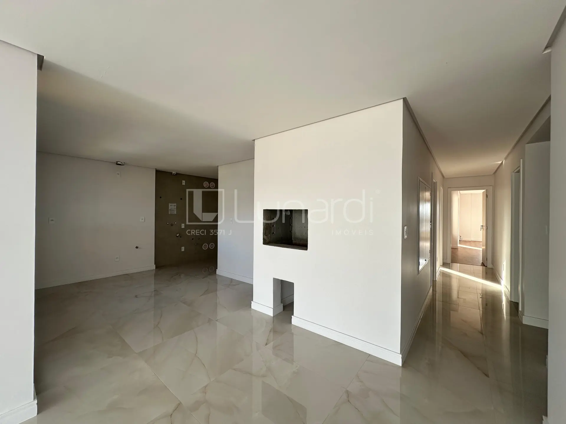 Foto Apartamento com 3 Dormitórios