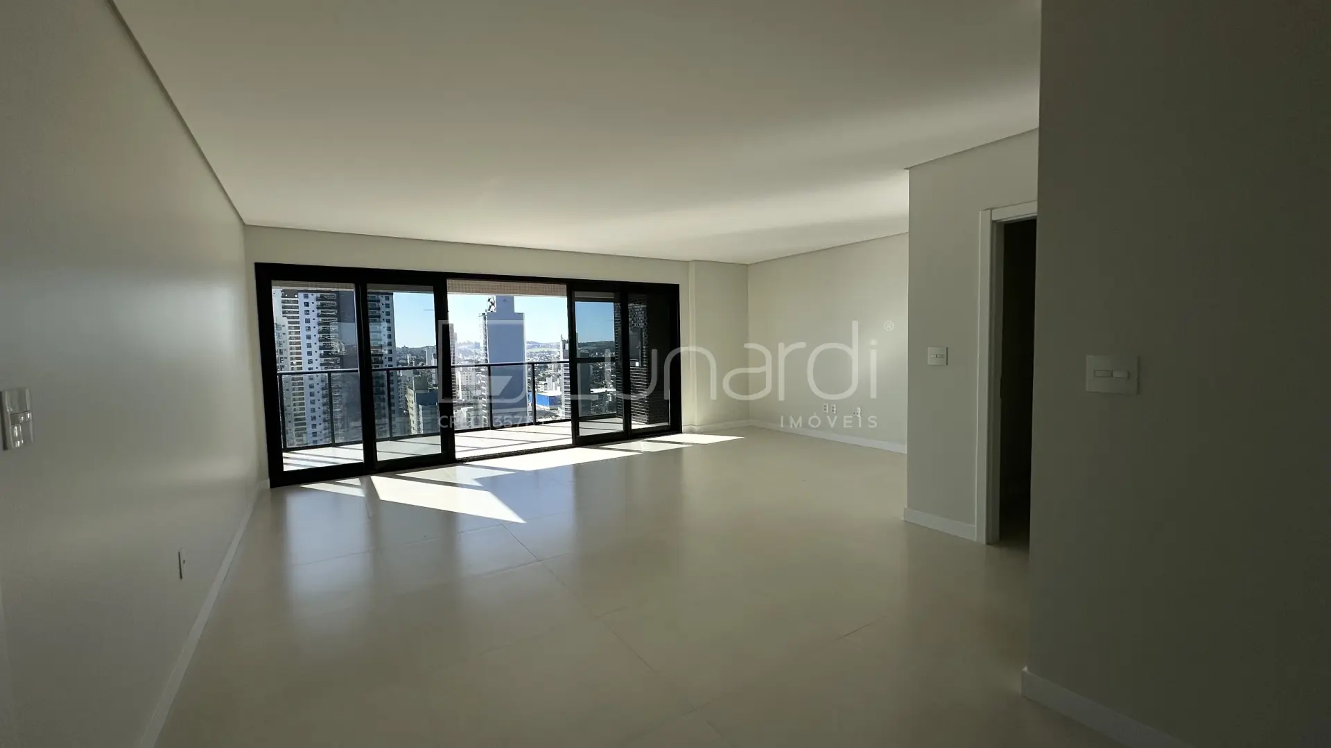 Foto Apartamento com 3 Suítes