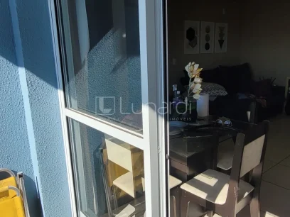 Foto Apartamento com 2 Dormitórios
