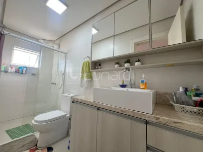 Foto Apartamento com 2 Dormitórios
