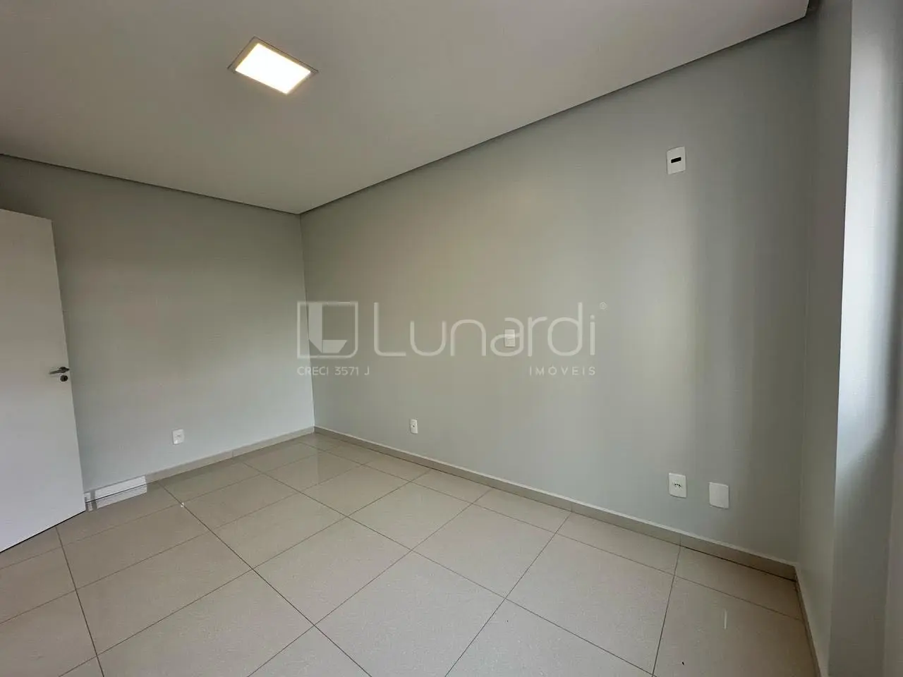 Foto Apartamento com 3 Dormitórios