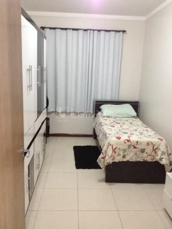 Foto Apartamento com 2 Dormitórios