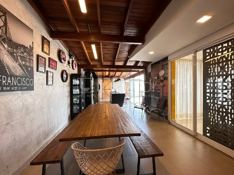 Foto Casa com 3 Dormitórios