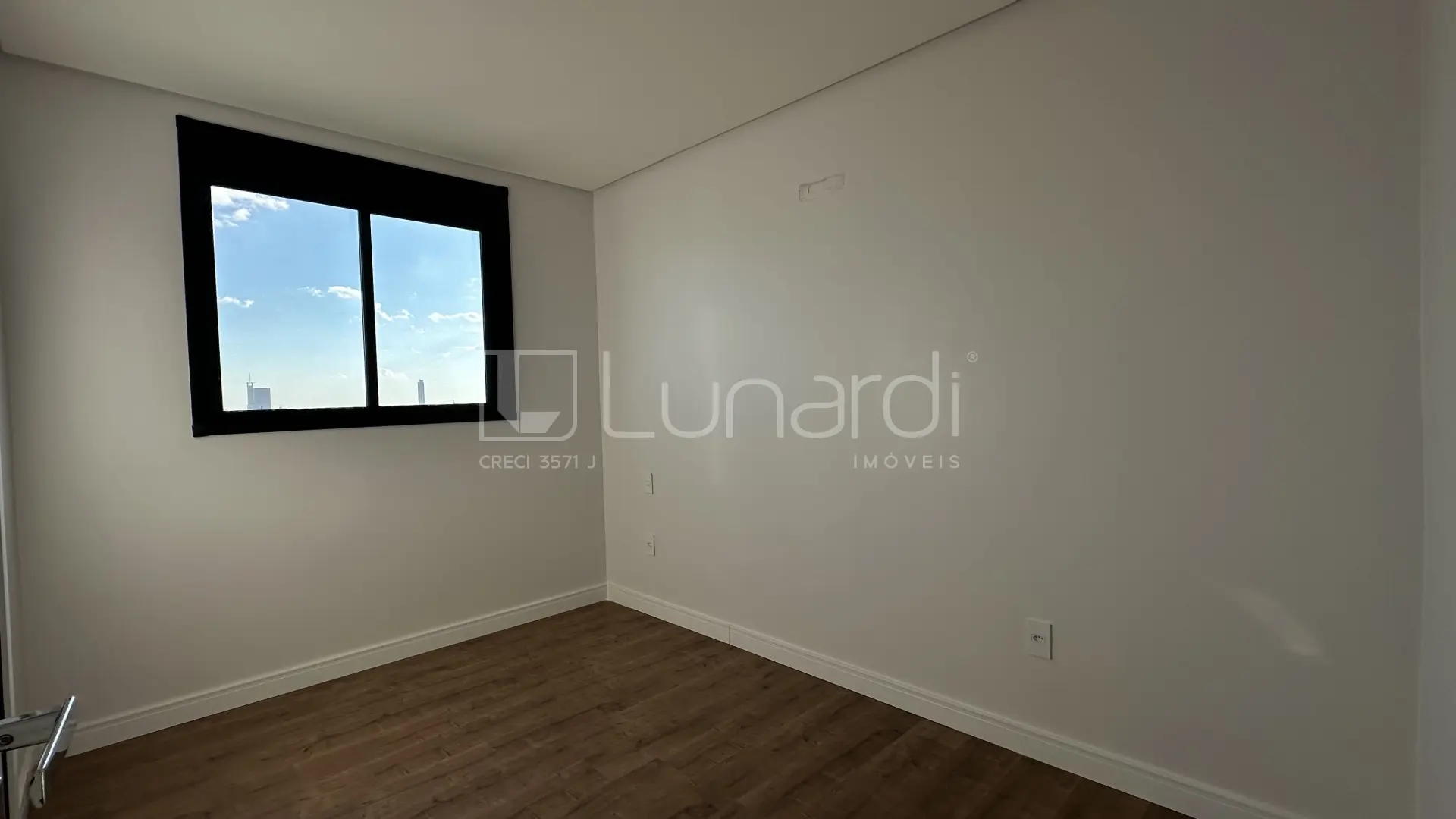 Foto Apartamento com 3 Dormitórios