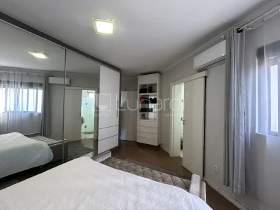 Foto Apartamento com 3 Dormitórios