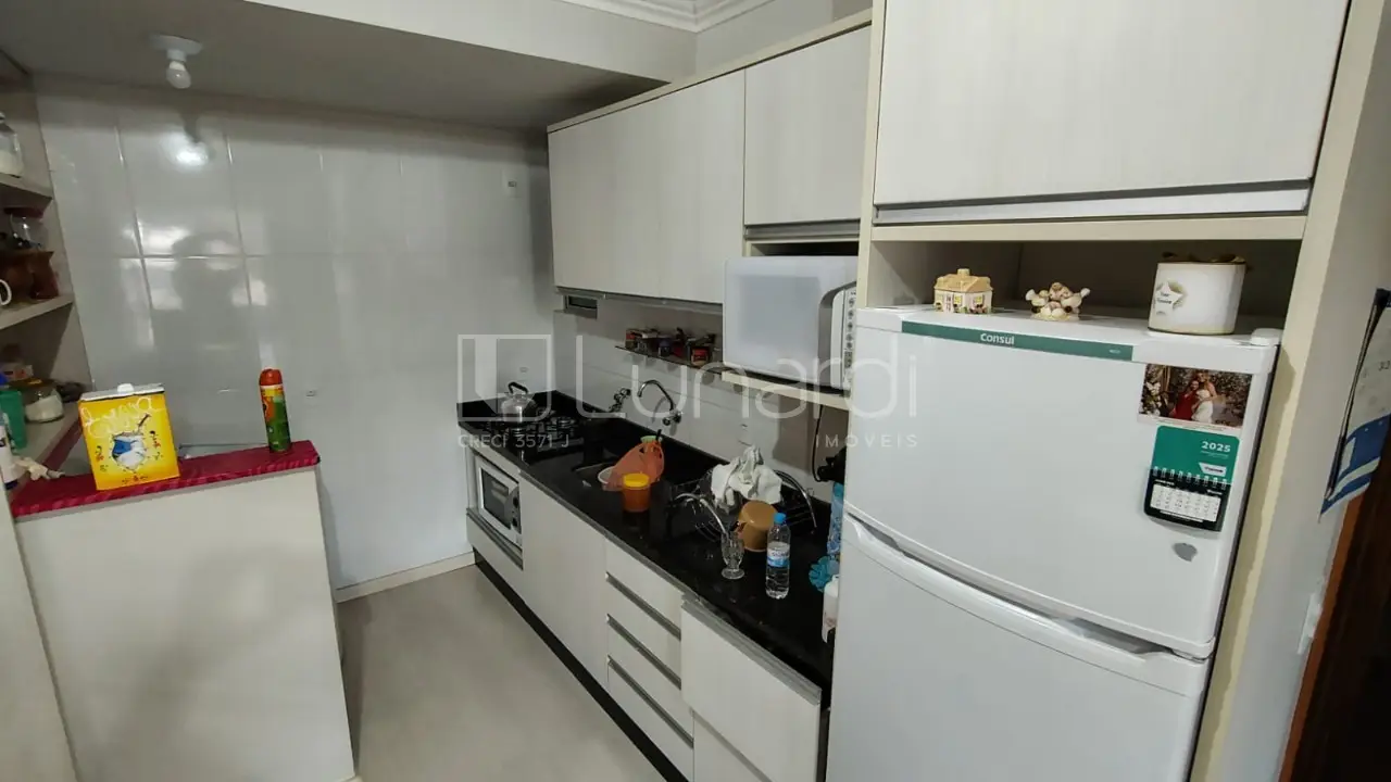 Foto Apartamento com 2 Dormitórios