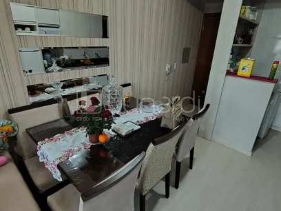 Foto Apartamento com 2 Dormitórios