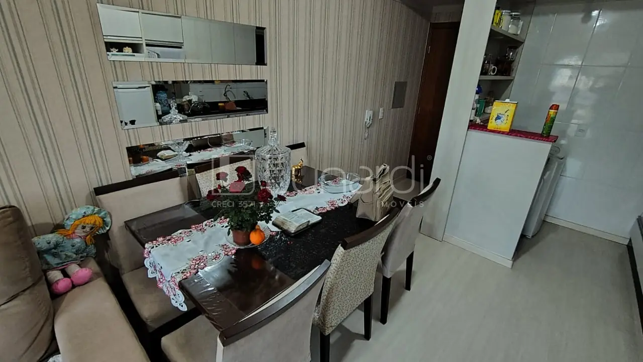 Foto Apartamento com 2 Dormitórios