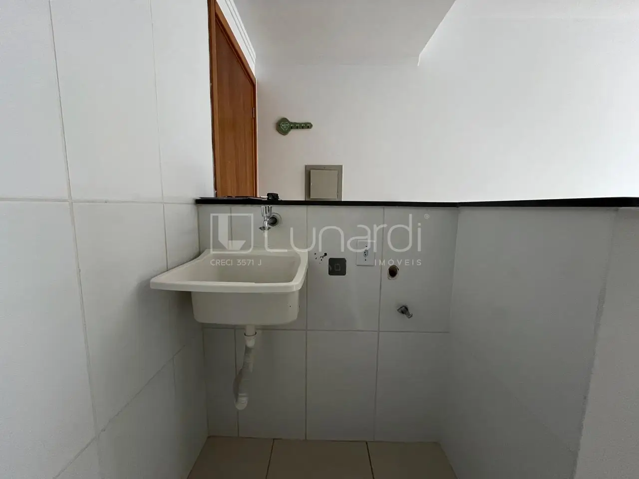 Foto Apartamento com 2 Dormitórios