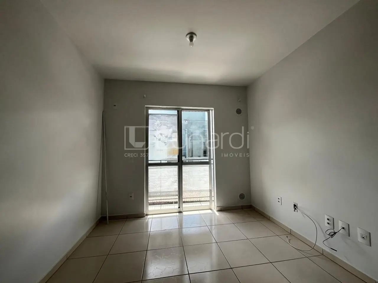 Foto Apartamento com 2 Dormitórios