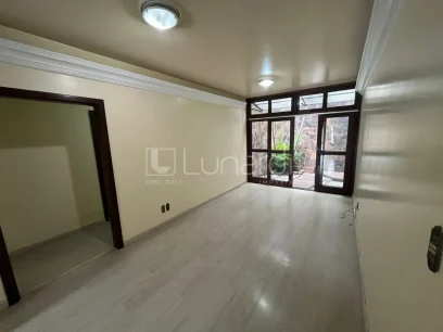 Foto Casa com 3 Dormitórios
