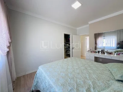 Foto Casa com 3 Dormitórios