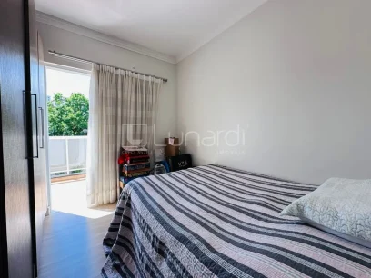 Foto Casa com 3 Dormitórios