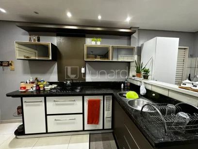 Foto Casa com 4 Dormitórios