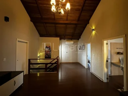 Foto Casa com 4 Dormitórios