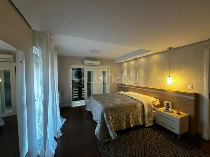 Foto Casa com 4 Dormitórios