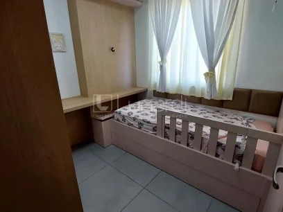 Foto Apartamento com 2 Dormitórios