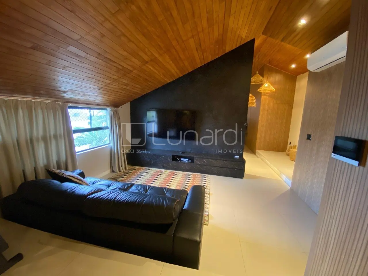 Foto Casa com 3 Dormitórios