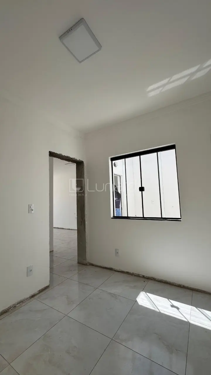 Foto Casa com 2 Dormitórios