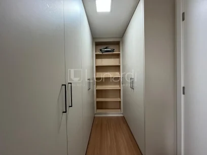 Foto Apartamento com 2 Dormitórios