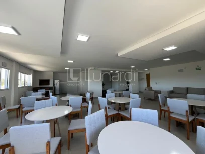 Foto Apartamento com 2 Dormitórios
