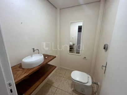 Foto Casa com 4 Dormitórios