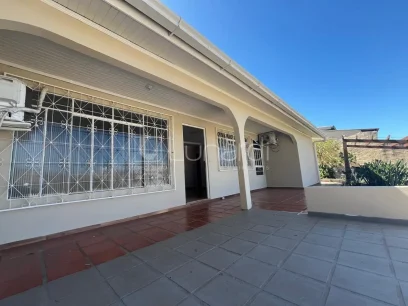 Foto Casa com 4 Dormitórios