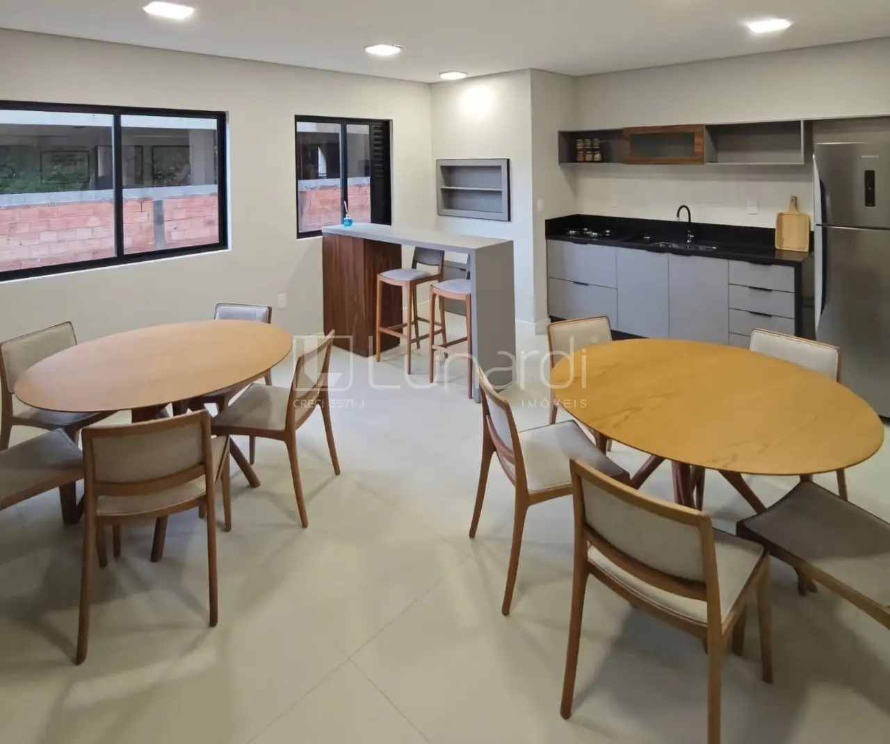 Foto Apartamento com 2 Dormitórios