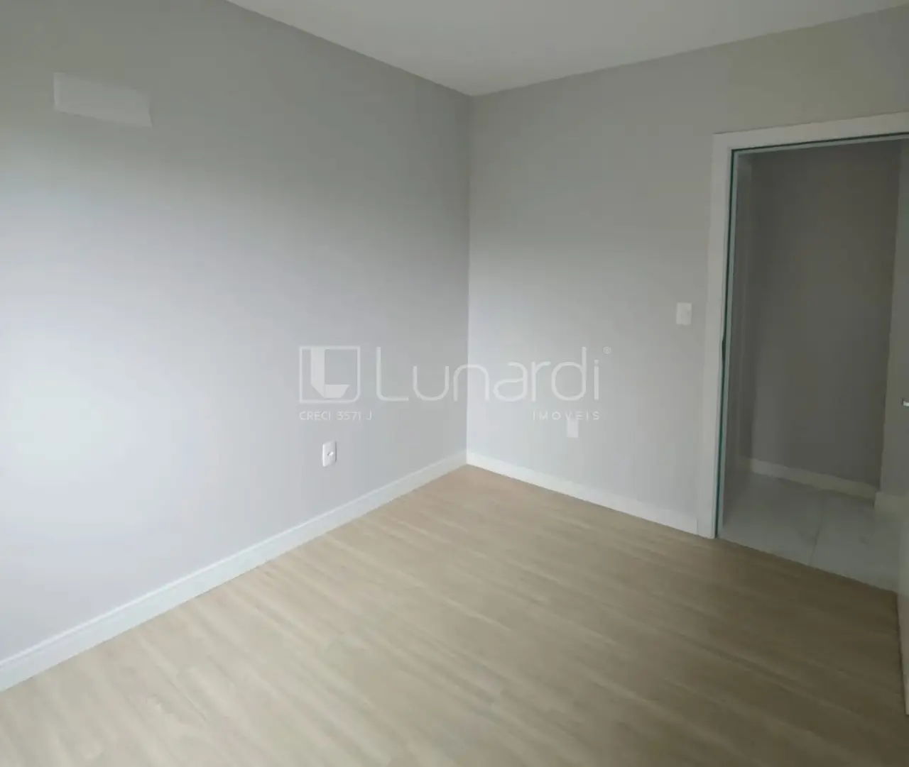 Foto Apartamento com 2 Dormitórios