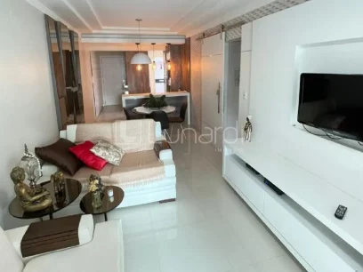 Foto Apartamento com 2 Dormitórios