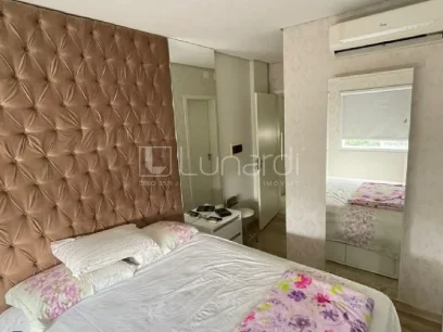 Foto Apartamento com 2 Dormitórios