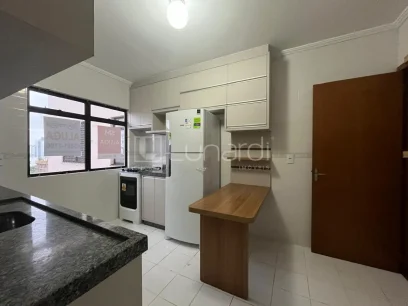 Apartamento com 3 Dormitórios