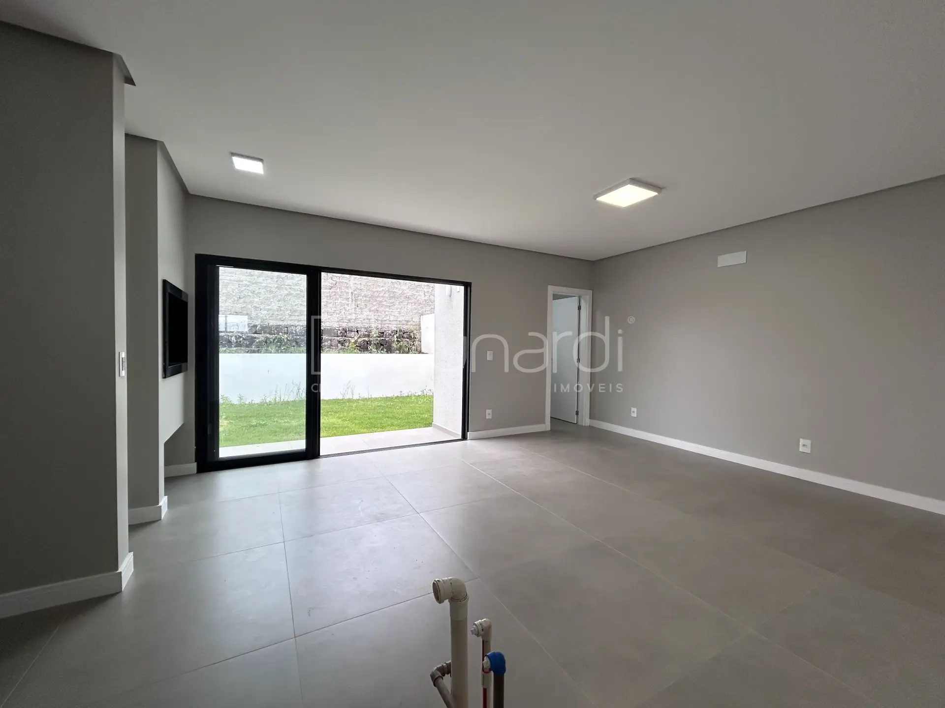 Foto Sobrado com 3 Dormitórios