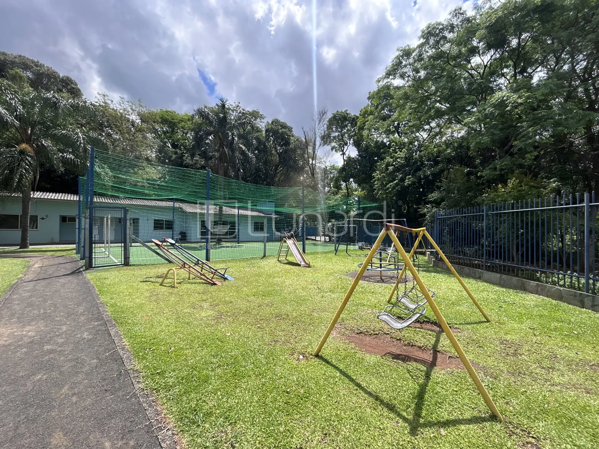 Foto Apartamento com 2 Dormitórios