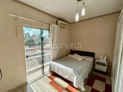 Foto Apartamento com 2 Dormitórios