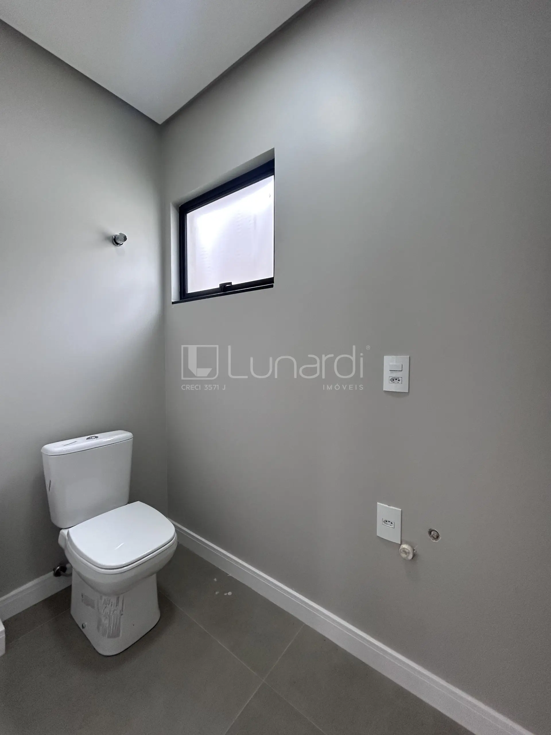 Foto Sobrado com 3 Dormitórios