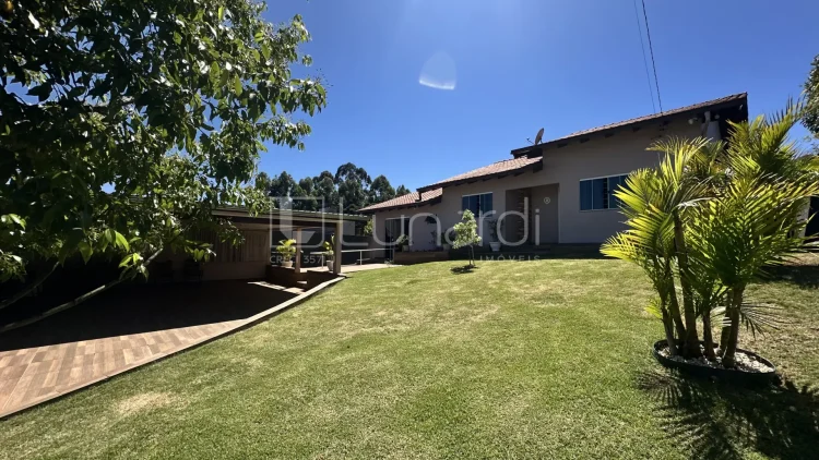 Casa com 3 Dormitórios