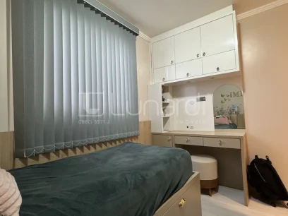 Foto Apartamento com 2 Dormitórios